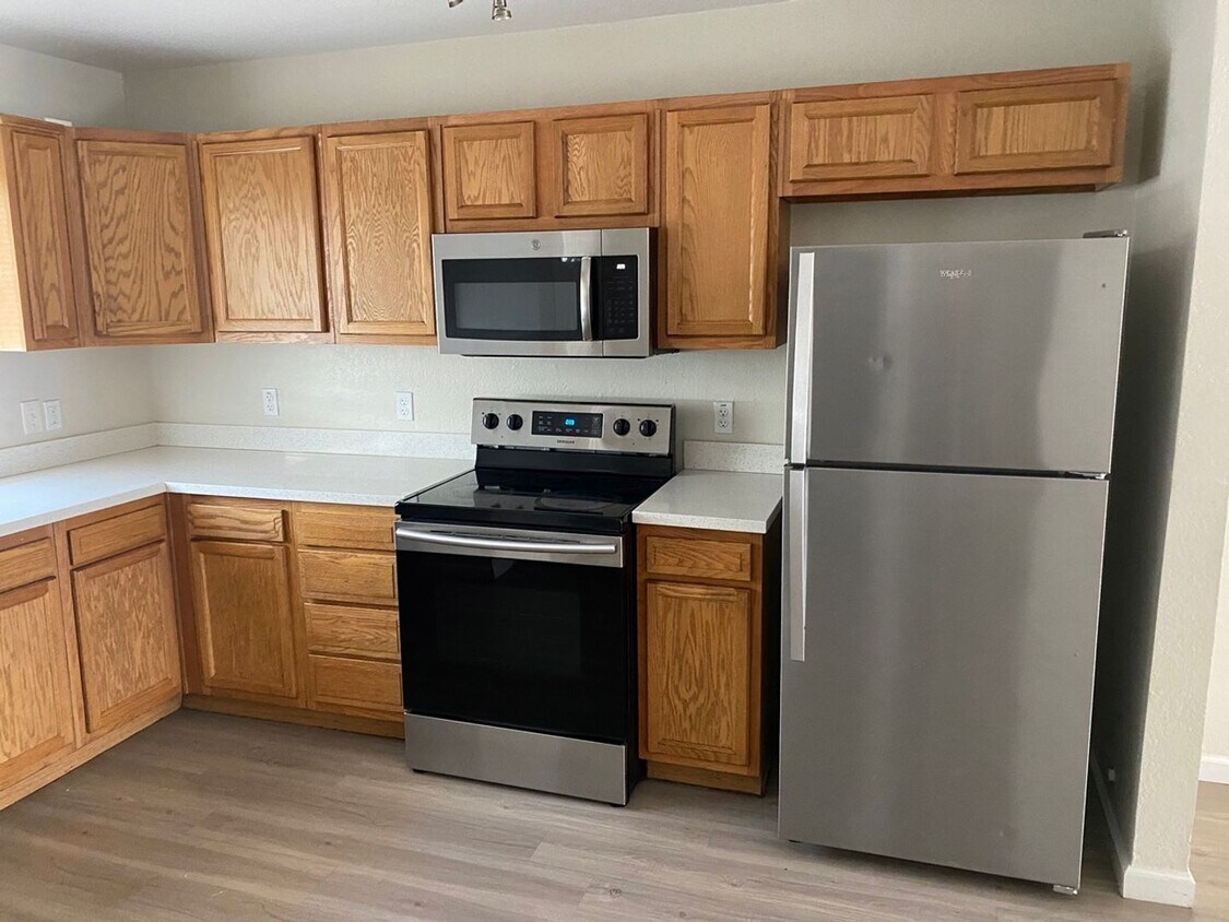 Primary Photo - Nice! 3 Bed 2 Bath Town-home Central PHX G...