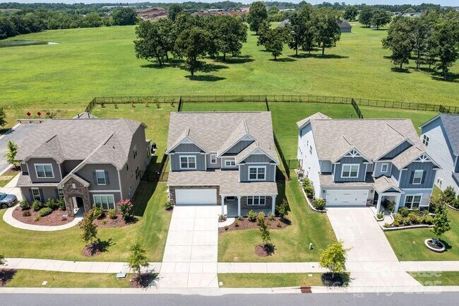 Foto del edificio - 6607 Wildbrook Dr