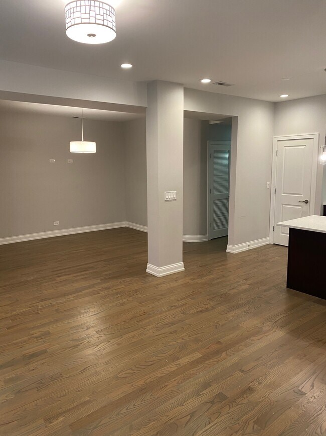 Foto del edificio - 4819 S Vincennes Ave
