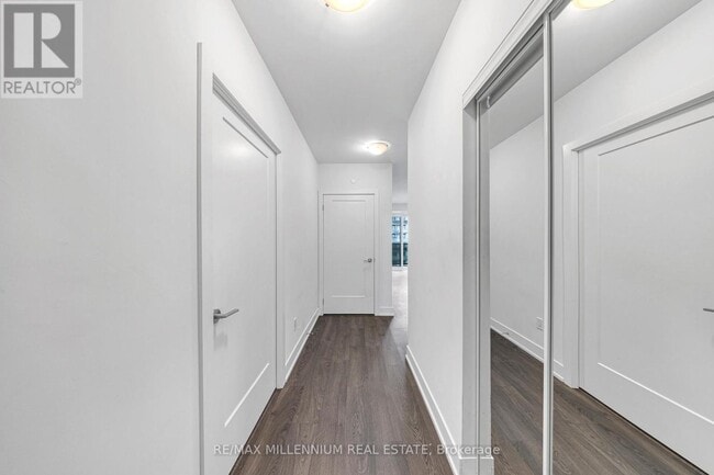 Photo du bâtiment - 2550-2550 Simcoe St N