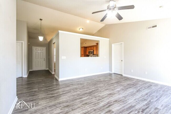 Building Photo - 19367 Fox Chase Dr
