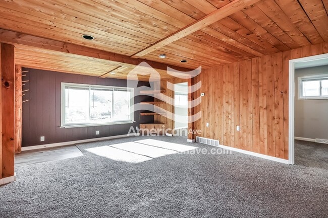 Building Photo - 140 Pickford St