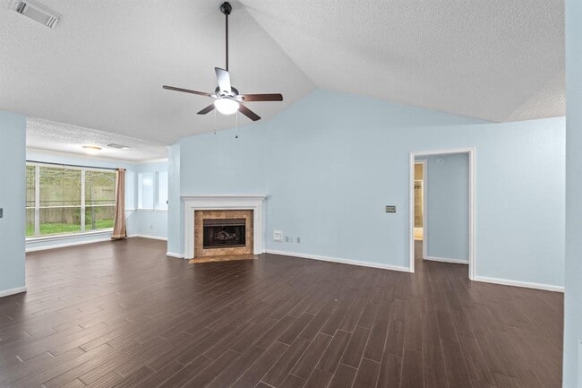 Building Photo - 3909 Greenwood Dr