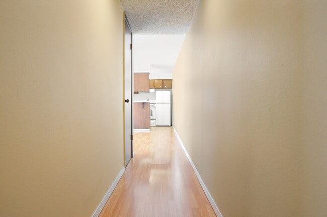 Spacious Loft-Style Unit Across from Fairw... - Spacious Loft-Style Unit Across from Fairw...