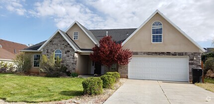 Building Photo - 765 Red Cedar Cir