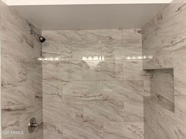 Building Photo - 503 E Loyola Dr