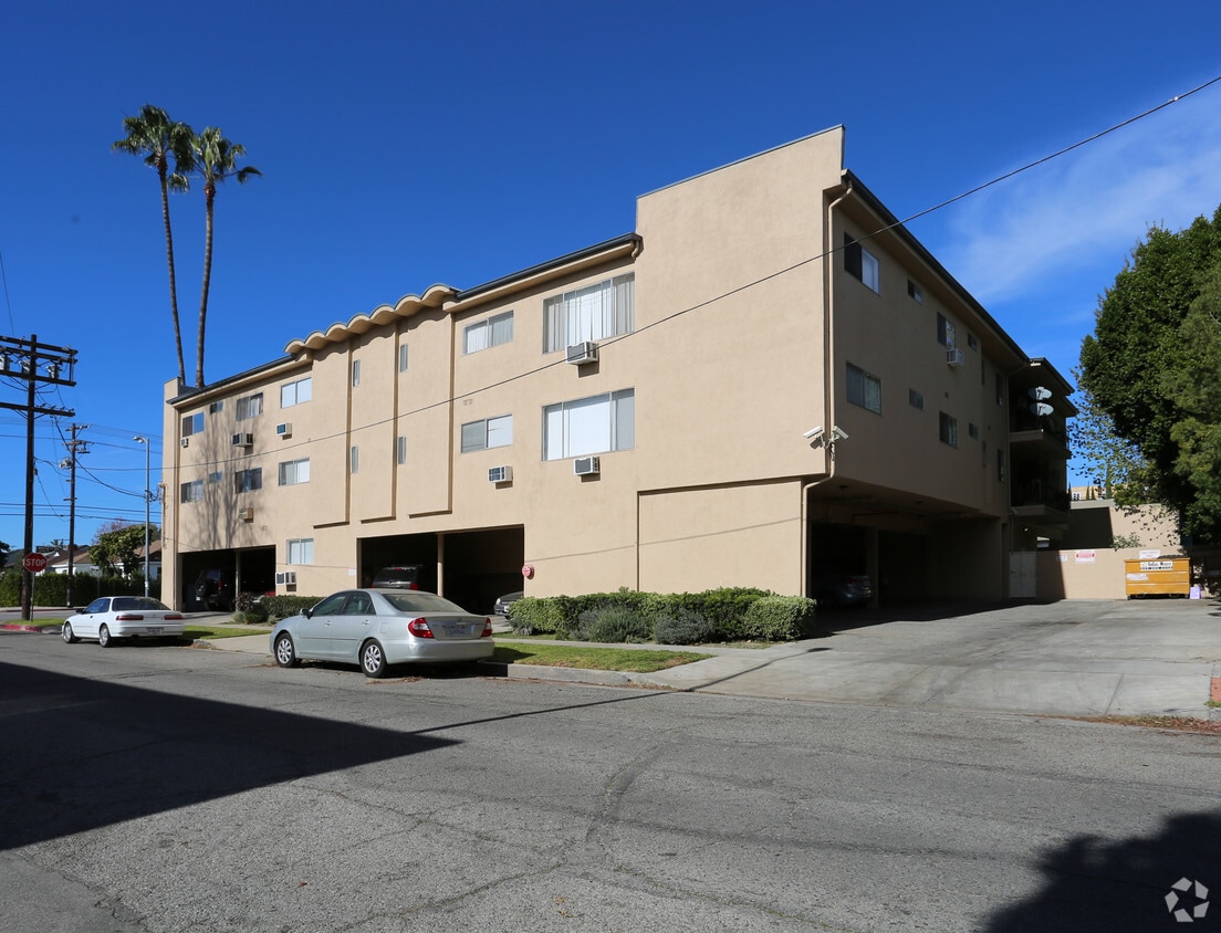 Building Photo - 5738 Whitsett Ave