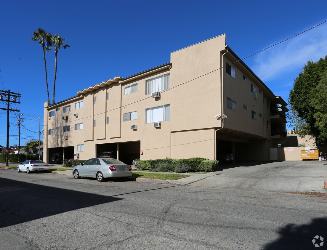 Foto del edificio - 5738 Whitsett Ave