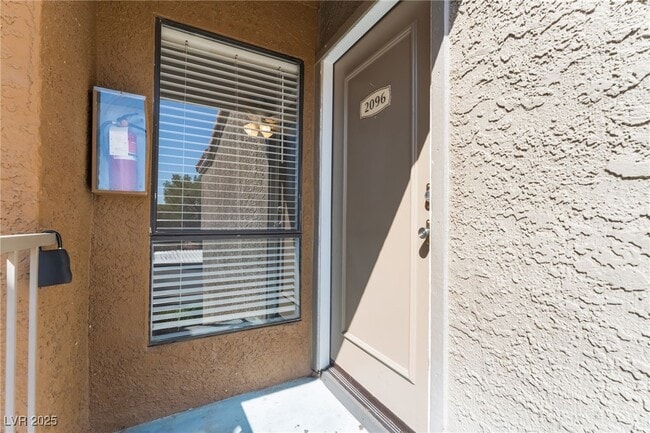 Building Photo - 3151 N Soaring Gulls Dr