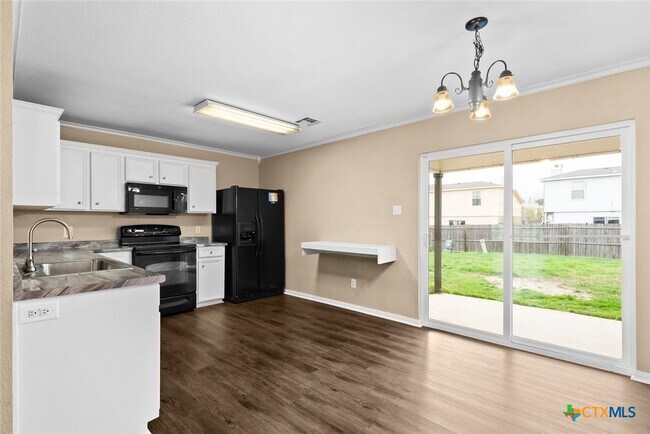 Building Photo - 5503 Schorn Dr