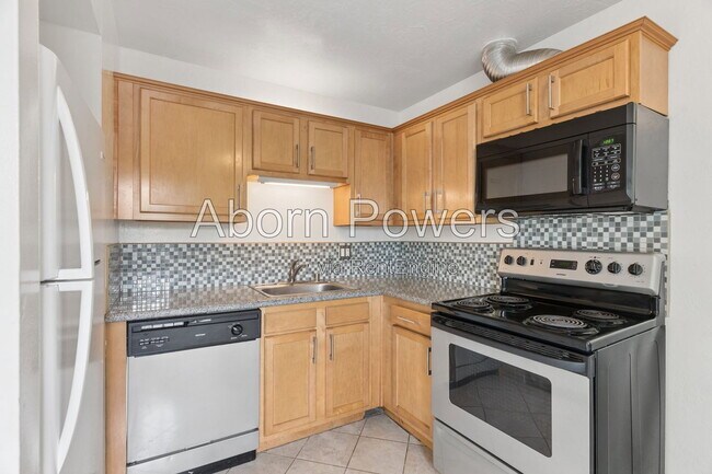 Foto del edificio - 4449 Riverside Blvd