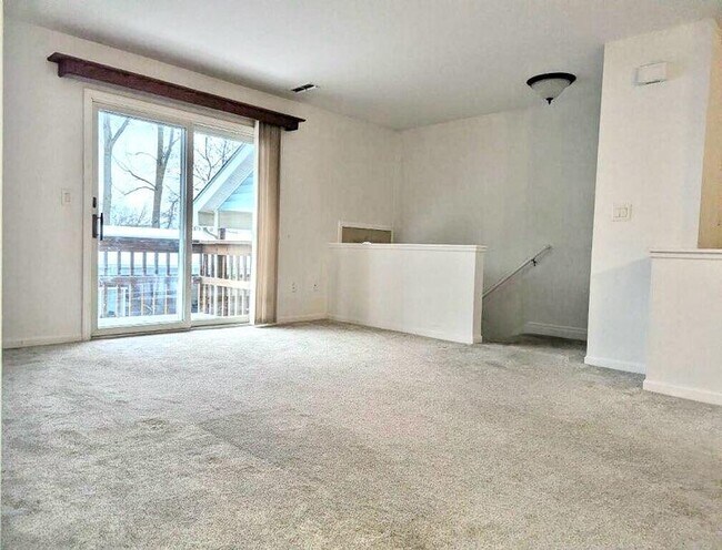 Foto del edificio - 253 Pinewood Cir