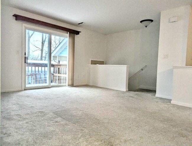 Photo - 253 Pinewood Cir House