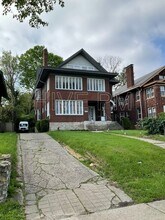 Building Photo - 611 E Mitchell Ave