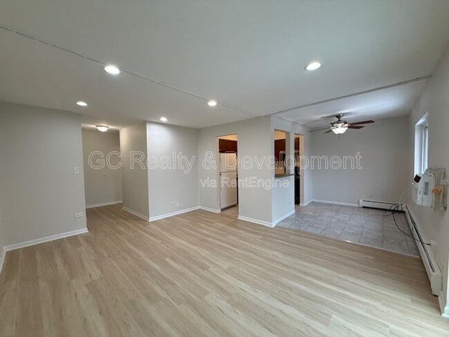 Building Photo - 834 College Blvd