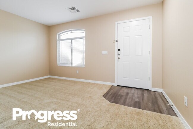 Foto del edificio - 3172 S 162nd Ln