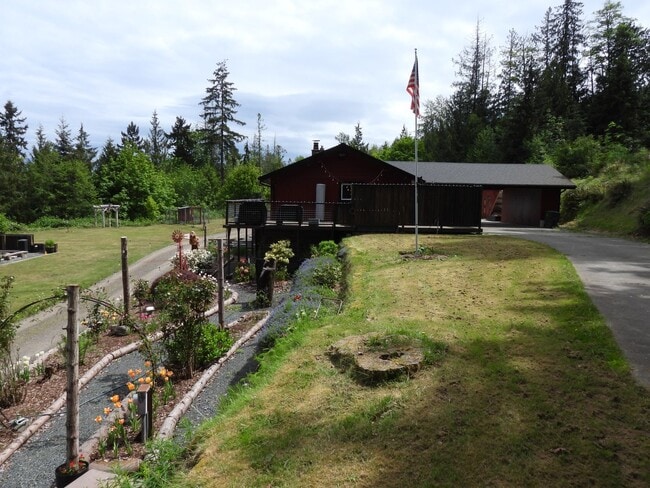 Building Photo - Quality Country Living