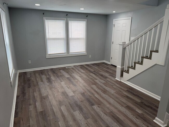 Foto del edificio - 2-Bedroom, 1 Bath Single Family for Rent in Middletown , OH|  Modern Kitchen