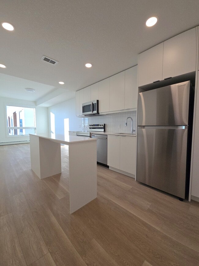 Building Photo - 8500-3619 19 Ave SE