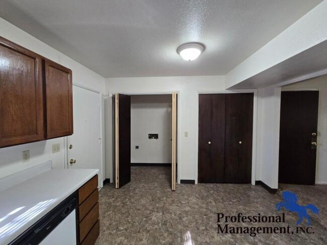 Building Photo - 2 bedroom in Billings MT 59101