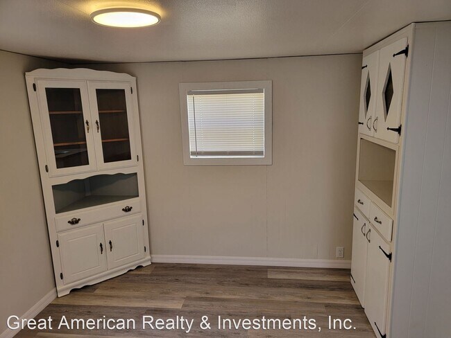 Building Photo - 3 br, 1 bath House - 5420 S Frost Pt