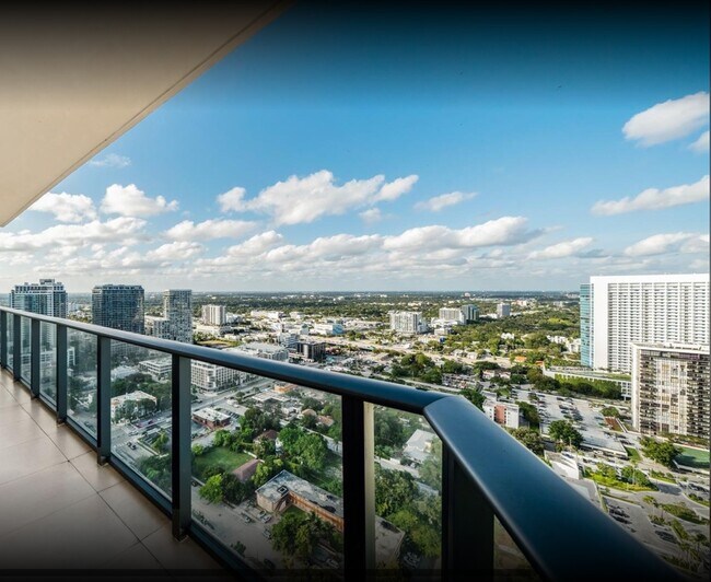 Foto del edificio - 501 NE 31st St