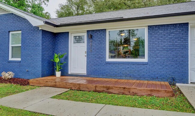 Foto del edificio - 4618 Trafalgar Rd