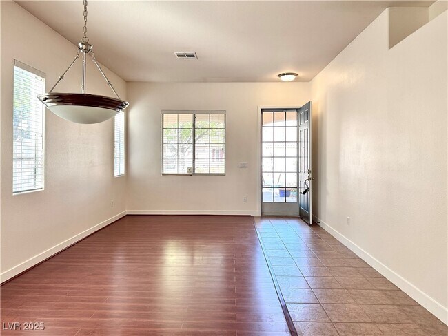 Building Photo - 10137 Crest Brook Pl