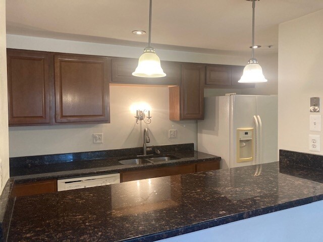 Foto del edificio - 502 Philmont Dr