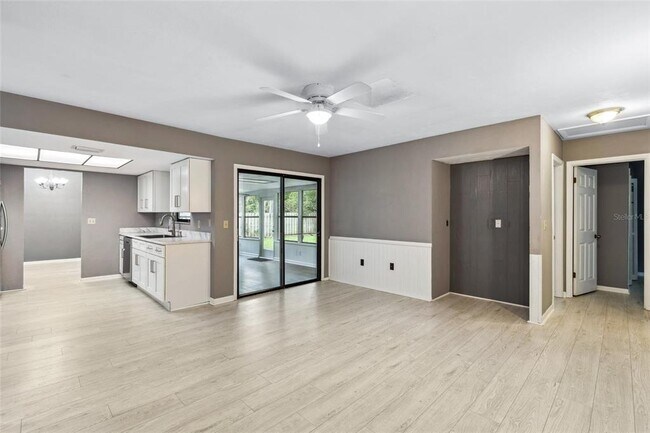 Foto del edificio - 1716 SW 77th Terrace