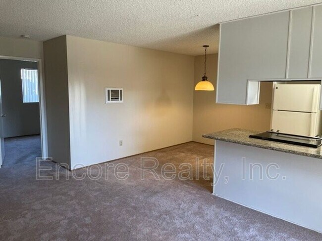Building Photo - 616 Oaklawn Ave