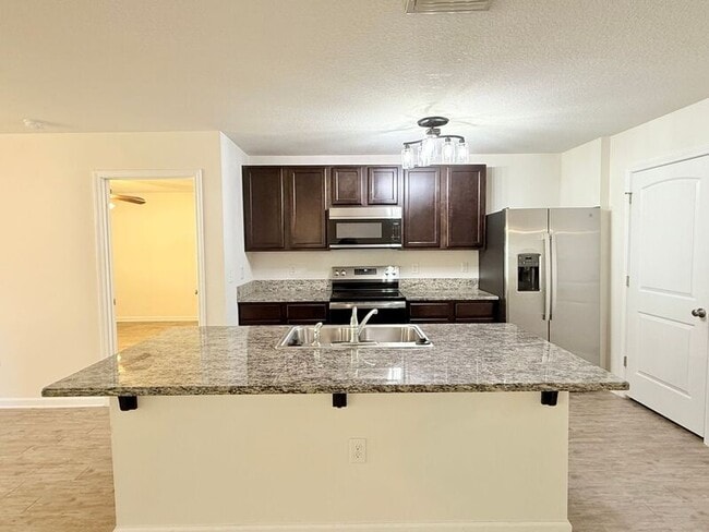 Building Photo - 3492 Quail Dr