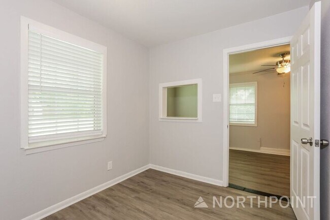 Foto del edificio - 1009 E Jefferson St