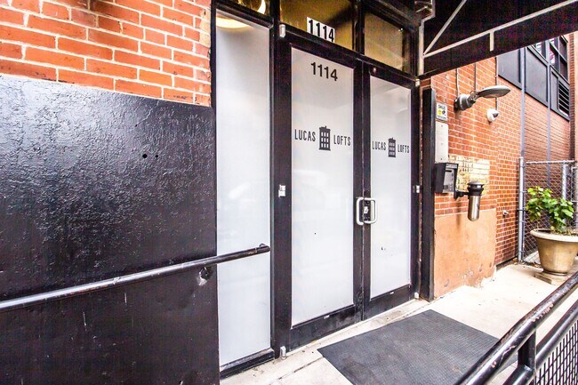 Foto del edificio - Gorgeous Loft-Ask About our Move in Specia...