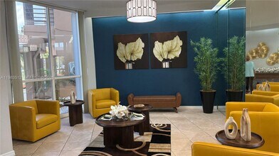 Building Photo - 1200 St Charles Pl