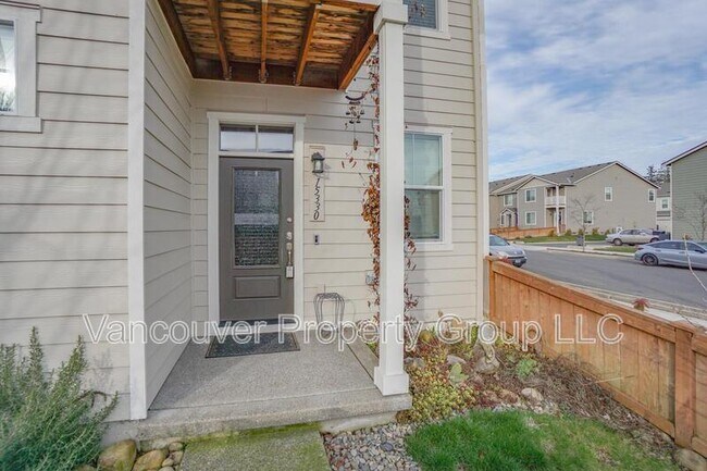 Photo - 15330 NE 70th St Townhome