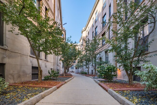 Foto del edificio - 428 W Belden Ave