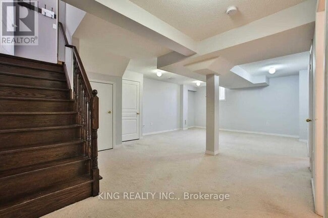 Building Photo - 44 Kimble Ave