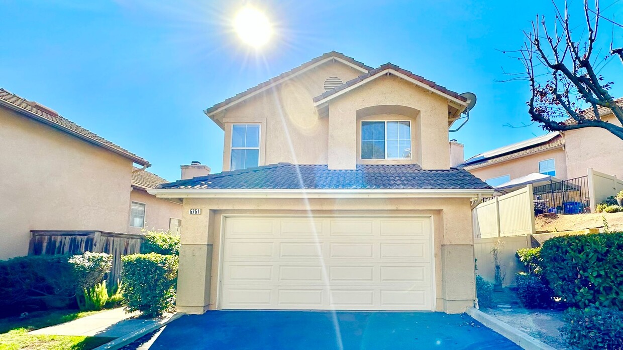 Primary Photo - Lovely Two-Story Home in The Heights Overl...