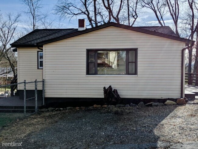 Building Photo - 3 br, 1 bath House - 37 Hanover Street