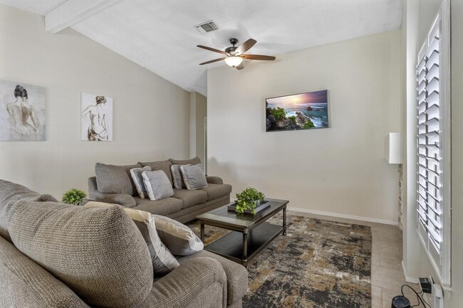 Building Photo - Terra Ferna Treasure with Spacious Living ...