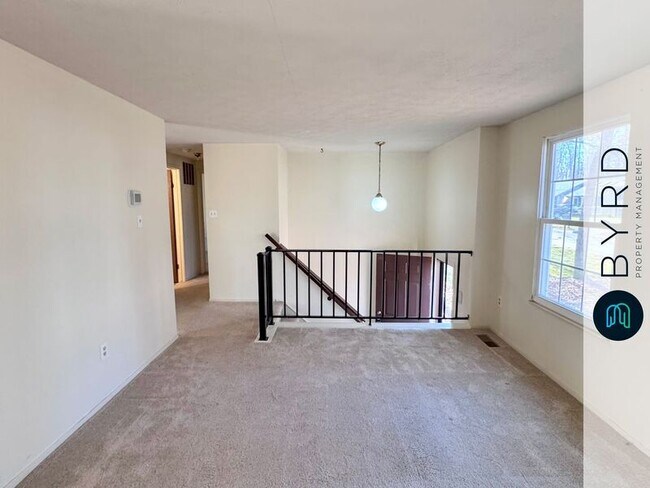 Foto del edificio - 2411 Carriage Creek Rd