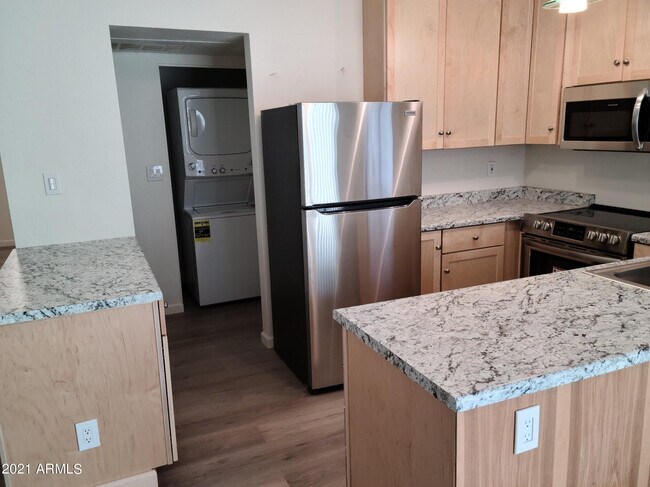 Foto del edificio - 1008 W Malibu Dr