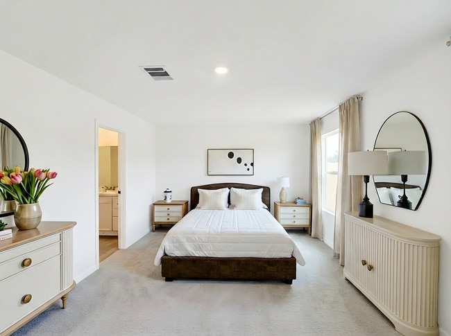 Foto del edificio - This great new single-story design makes smart use of the space available. At the front are all t...