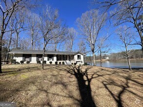 Building Photo - 179 Davis Rd