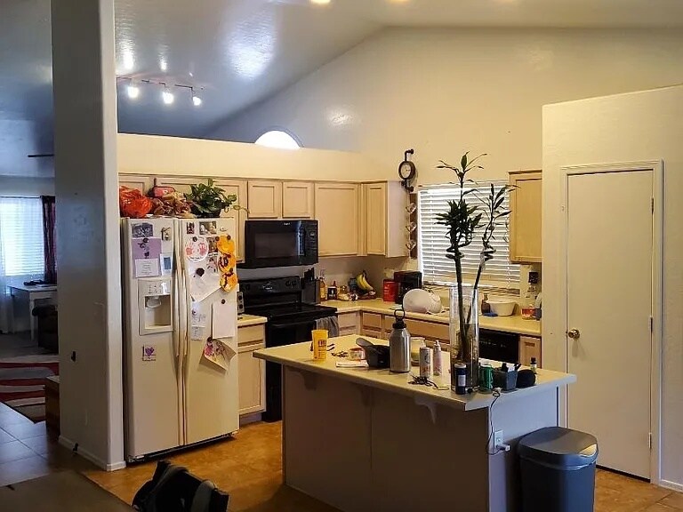 Foto del edificio - 2407 E Flintlock Pl