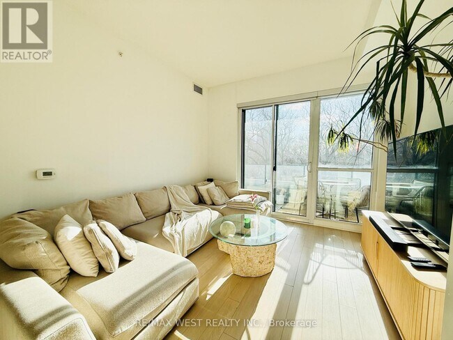 Photo du bâtiment - 10 Park Lawn Rd