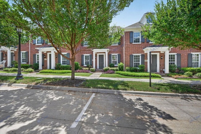 Foto del edificio - 8728 Ice House Dr