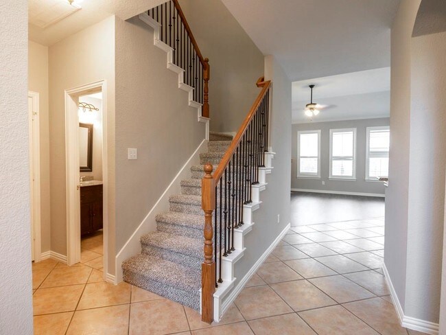 Building Photo - 2809 Meadowside Dr