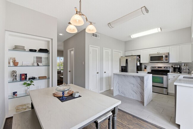 Foto del edificio - 1011 Fountain View Dr